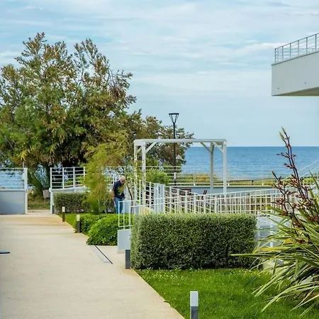 Casa Per Vacanze In Riva Al Mare Apartment Pineto