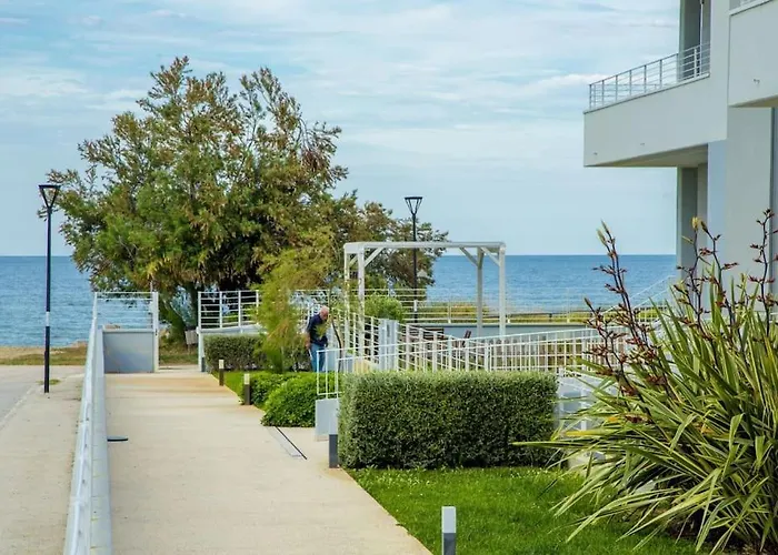 Casa Per Vacanze In Riva Al Mare アパート ピネート